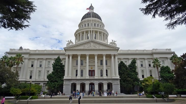 カリフォルニア州議会法案AB5の通訳サービスへの影響